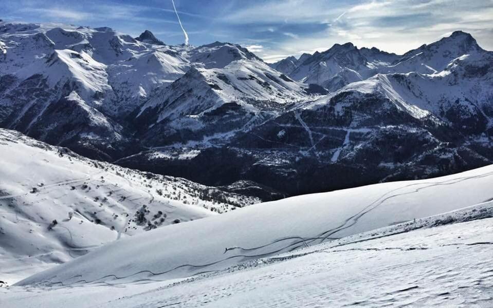 Hotel Le Chamois Alpe d'Huez Eksteriør billede